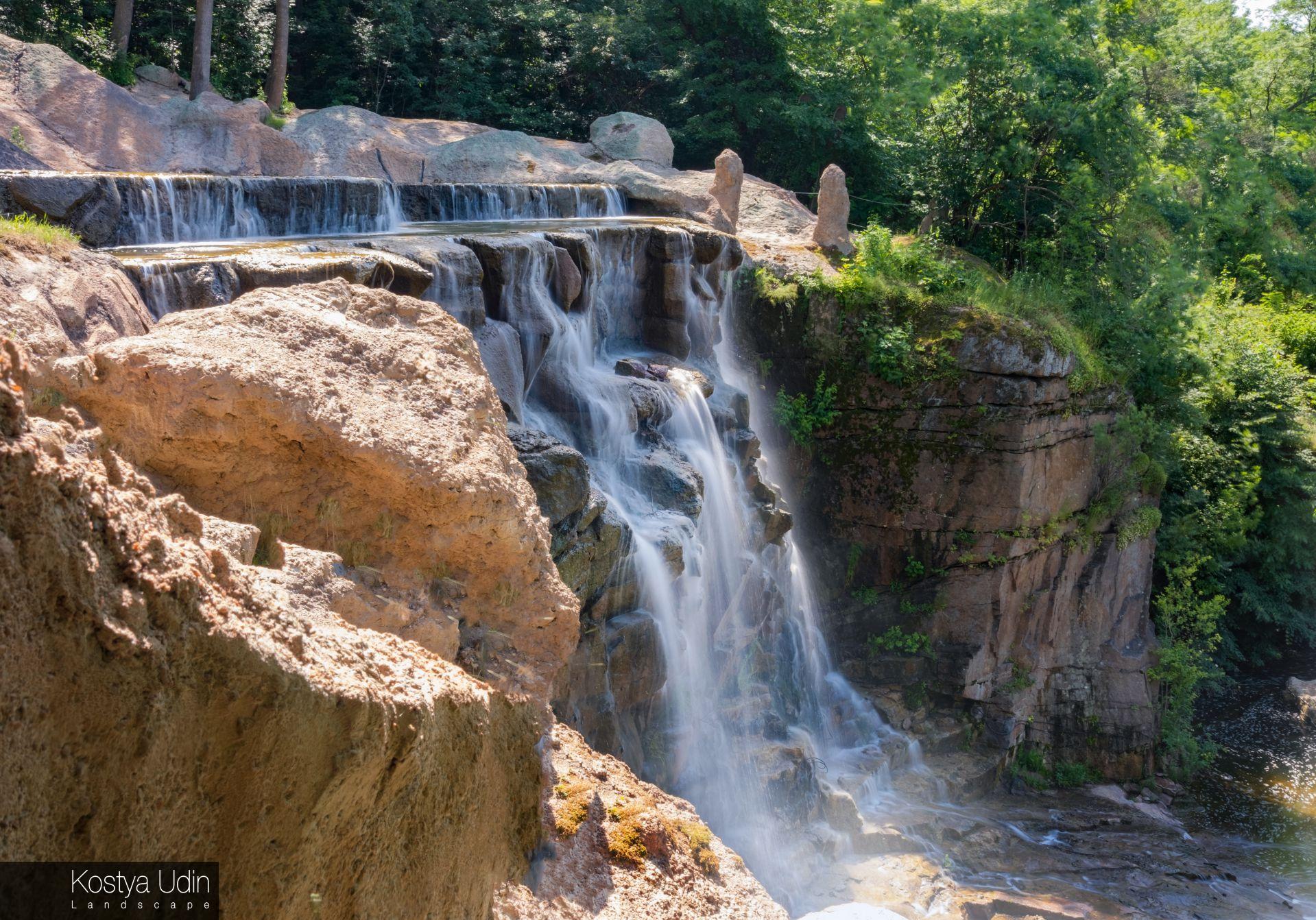 Вируючі потоки води Вируючі потоки води